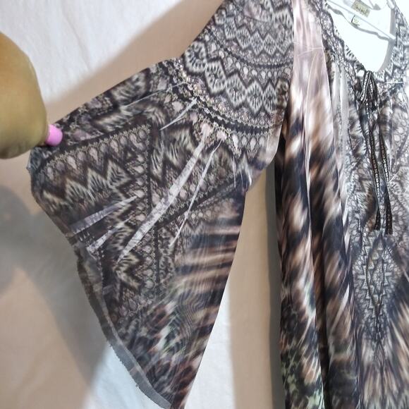 One World Neutral Women's Bohemian Patterned Top Bell Sleeve Size XL - Picture 3 of 8